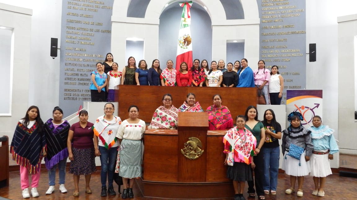 Realizan foro para promover el empoderamiento político de mujeres indígenas
